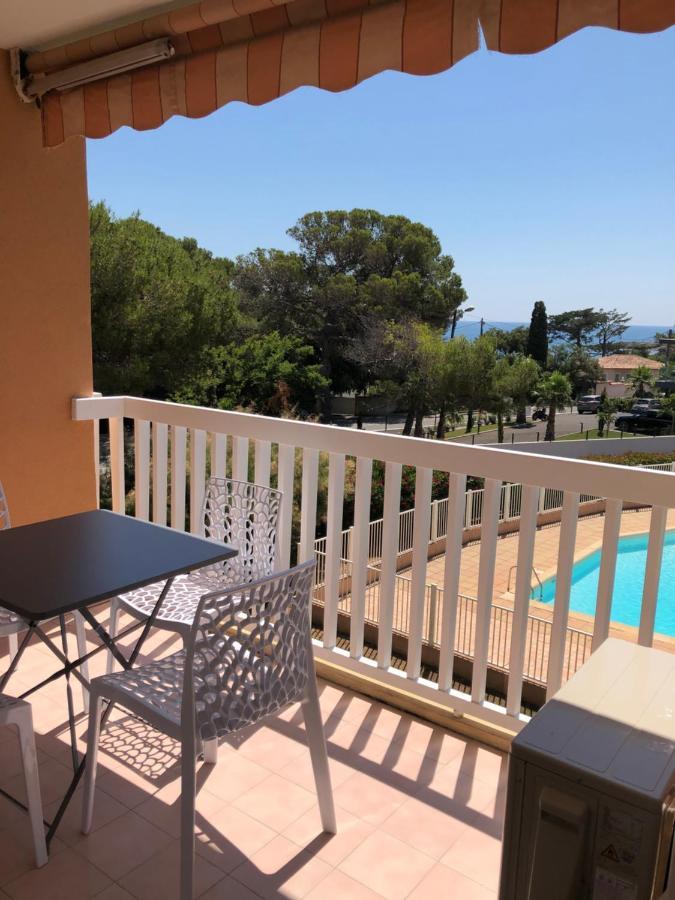 Apartment Newly Renovated Aircond-Wifi-Pool-Sea View-150M To Beaches- Saint Aygulf Exterior photo